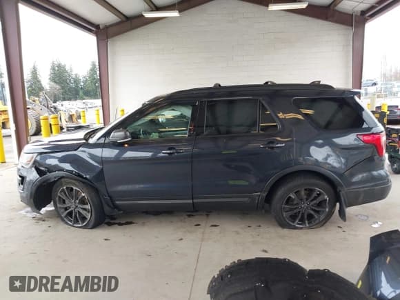 ✅ 2017 Ford Explorer XLT • VIN: 1FM5K8D85HGD91711 • Lot: 41848391. Wystawiony na IAAI z przebiegiem 106 577 mil. Bezpłatny archiwum sprzedaży aukcyjnych z USA i szczegółowy raport historii pojazdu na DreamBid. Zdjęcie 14.