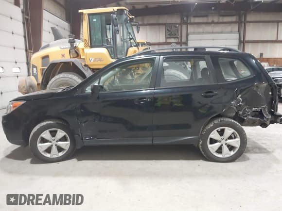 ✅ 2016 Subaru Forester 2.5i • VIN: JF2SJABC4GH565528 • Lot: 41684233. Wystawiony na IAAI z przebiegiem 32 357 mil. Bezpłatny archiwum sprzedaży aukcyjnych z USA i szczegółowy raport historii pojazdu na DreamBid. Zdjęcie 17.