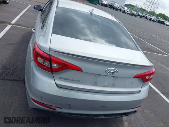 2016 Hyundai Sonata 2.4L z VIN 5NPE24AF1GH409129, wystawiony jako IAAI lot #42497240 z przebiegiem 228 574 mil mil oraz . Historia ofert i sprzedaży dostępna na DreamBid. Obrazek 16.