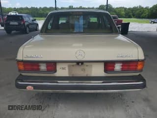 ✅ 1982 Mercedes-Benz 240 • VIN: WDBAB23A5CB334921 • Lot: 61423295. Listed on Copart with 289,133 mi. Free auction sales archive from the USA and detailed vehicle history report at DreamBid. Image 6.