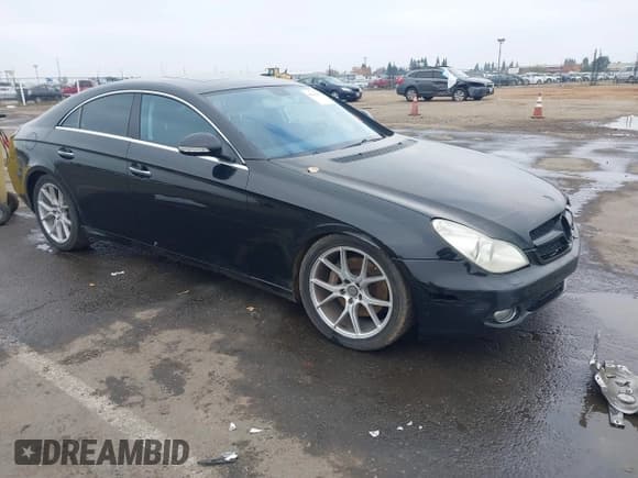 ✅ 2006 Mercedes-Benz CLS 500 • VIN: WDDDJ75X26A052011 • Lot: 43806450. Listed on IAAI with 166,454 mi. Free auction sales archive from the USA and detailed vehicle history report at DreamBid. Image 1.