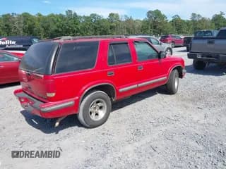 ✅ 1999 Chevrolet Blazer LT • VIN: 1GNCS13W2X2243229 • Lot: 42614539. Wystawiony na IAAI z przebiegiem Nie podano. Bezpłatny archiwum sprzedaży aukcyjnych z USA i szczegółowy raport historii pojazdu na DreamBid. Zdjęcie 4.