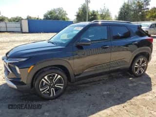 ✅ 2025 Chevrolet TrailBlazer LT • VIN: KL79MPSL9SB185293 • Лот: 86996755. Размещён на Copart с пробегом 3 932 миль миль. Получите бесплатный доступ к архиву аукционных продаж из США и посмотрите подробный отчёт об истории автомобиля на DreamBid. Изображение 1.