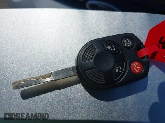 ✅ 2018 Ford C-Max SE • VIN: 1FADP5AU4JL100975 • Lot: 42465883. Wystawiony na IAAI z przebiegiem 116 780 mil. Bezpłatny archiwum sprzedaży aukcyjnych z USA i szczegółowy raport historii pojazdu na DreamBid. Zdjęcie 11.