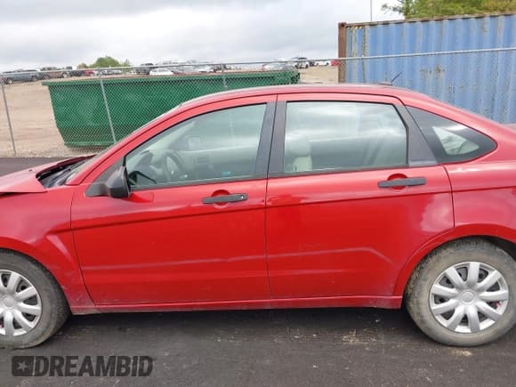 ✅ 2010 Ford Focus S • VIN: 1FAHP3EN1AW134752 • Lot: 43386136. Listed on IAAI with 136,119 mi. Free auction sales archive from the USA and detailed vehicle history report at DreamBid. Image 15.