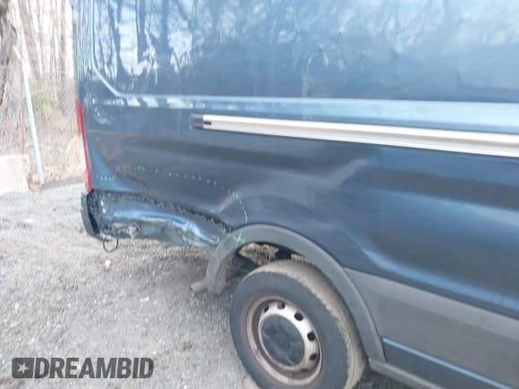 ✅ 2023 Ford Transit Cargo • VIN: 1FTBR3X86PKA19968 • Lot: 41587524. Listed on IAAI with 44,987 mi. Free auction sales archive from the USA and detailed vehicle history report at DreamBid. Image 6.