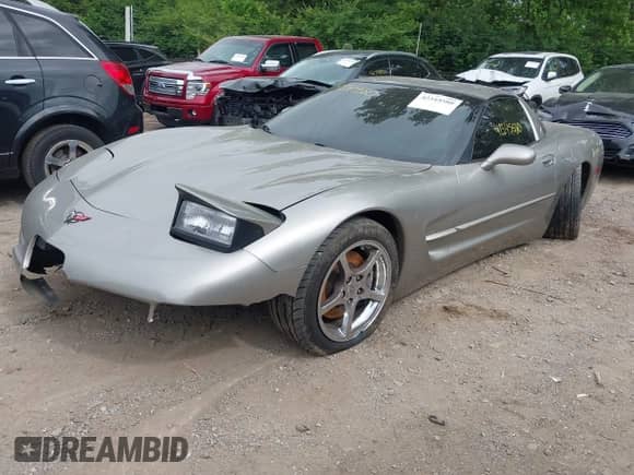 ✅ 1998 Chevrolet Corvette • VIN: 1G1YY22G6W5130385 • Lot: 42345580. Wystawiony na IAAI z przebiegiem 58 575 mil. Bezpłatny archiwum sprzedaży aukcyjnych z USA i szczegółowy raport historii pojazdu na DreamBid. Zdjęcie 17.