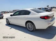 ✅ 2022 BMW 5 Series 530i xDrive • VIN: WBA13BJ03NCJ98694 • Лот: 67087415. Опубликован ранее на Copart с пробегом 28 025 миль. Бесплатный доступ к архиву аукционных продаж из США и подробный отчёт об истории автомобиля на DreamBid. Изображение 2.