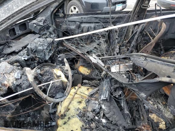 ✅ 2005 Pontiac Vibe • VIN: 5Y2SM66805Z433821 • Lot: 91465315. Listed on Copart with Not provided. Free auction sales archive from the USA and detailed vehicle history report at DreamBid. Image 7.