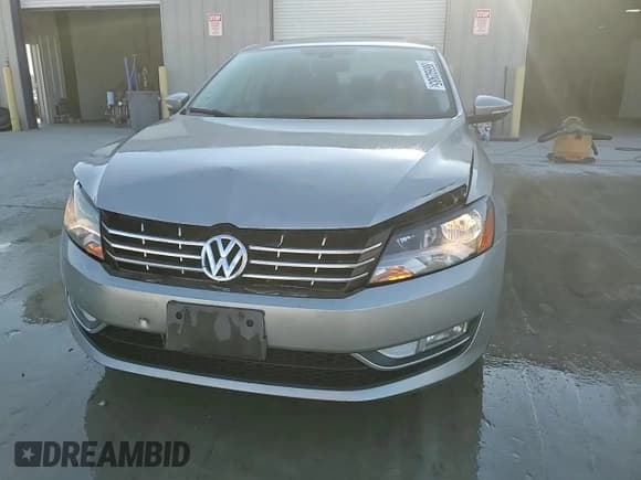 ✅ 2012 Volkswagen Passat SEL Premium • VIN: 1VWCN7A32CC053931 • Лот: 86692985. Опубликован ранее на Copart с пробегом 150 407 миль. Бесплатный доступ к архиву аукционных продаж из США и подробный отчёт об истории автомобиля на DreamBid. Изображение 13.