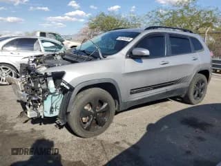 ✅ 2019 Jeep Cherokee Latitude Plus • VIN: 1C4PJMLN5KD474726 • Lot: 69243025. Wystawiony na Copart z przebiegiem 51 832 mil. Bezpłatny archiwum sprzedaży aukcyjnych z USA i szczegółowy raport historii pojazdu na DreamBid. Zdjęcie 1.
