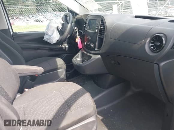 ✅ 2021 Mercedes-Benz Metris Cargo • VIN: W1YV0BEY4M3866526 • Лот: 42775317. Опубликован ранее на IAAI с пробегом 95 403 миль. Бесплатный доступ к архиву аукционных продаж из США и подробный отчёт об истории автомобиля на DreamBid. Изображение 5.