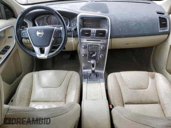 ✅ 2014 Volvo XC60 R-Design Premier Plus • VIN: YV4902DZ5E2552288 • Lot: 55175945. Listed on Copart with 161,743 mi. Free auction sales archive from the USA and detailed vehicle history report at DreamBid. Image 8.