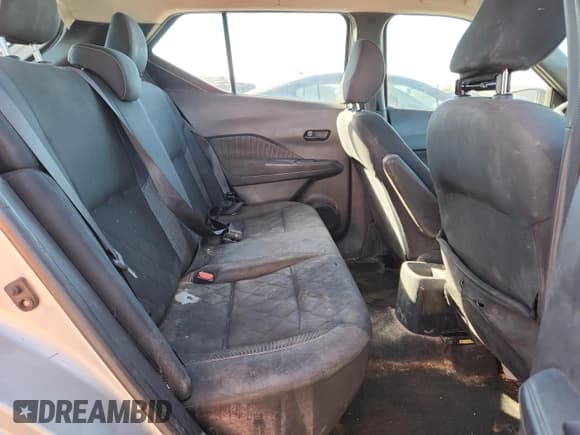 ✅ 2020 Nissan Kicks S • VIN: 3N1CP5BV5LL529596 • Lot: 89682095. Wystawiony na Copart z przebiegiem 154 215 mil. Bezpłatny archiwum sprzedaży aukcyjnych z USA i szczegółowy raport historii pojazdu na DreamBid. Zdjęcie 11.