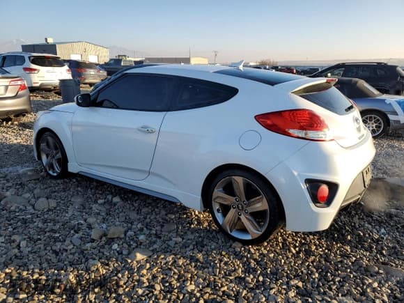 ✅ 2013 Hyundai Veloster Turbo • VIN: KMHTC6AE0DU123230 • Lot: 89217225. Wystawiony na Copart z przebiegiem 109 459 mil. Bezpłatny archiwum sprzedaży aukcyjnych z USA i szczegółowy raport historii pojazdu na DreamBid. Zdjęcie 2.