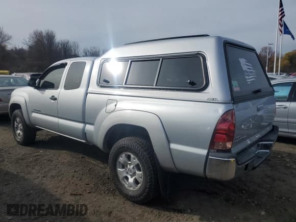 ✅ 2007 Toyota Tacoma • VIN: 5TEUX42N17Z457388 • Lot: 91279745. Wystawiony na Copart z przebiegiem 137 219 mil. Bezpłatny archiwum sprzedaży aukcyjnych z USA i szczegółowy raport historii pojazdu na DreamBid. Zdjęcie 2.