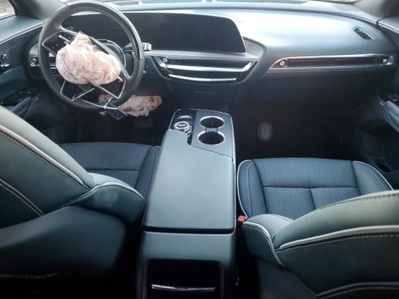 ✅ 2024 Cadillac LYRIQ Luxury • VIN: 1GYKPSRL5RZ106346 • Лот: 92070675. Опубликован ранее на Copart с пробегом Не указан. Бесплатный доступ к архиву аукционных продаж из США и подробный отчёт об истории автомобиля на DreamBid. Изображение 8.