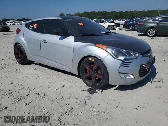 ✅ 2012 Hyundai Veloster w/Gray Int • VIN: KMHTC6AD0CU035283 • Lot: 74101084. Wystawiony na Copart z przebiegiem 154 929 mil. Bezpłatny archiwum sprzedaży aukcyjnych z USA i szczegółowy raport historii pojazdu na DreamBid. Zdjęcie 4.