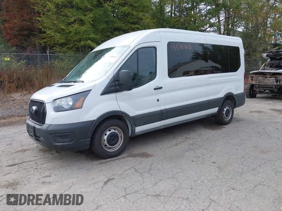 ✅ 2025 Ford Transit Passenger XL • VIN: 1FBAX2C83SKA30165 • Lot: 43356363. Listed on IAAI with 7,618 mi. Free auction sales archive from the USA and detailed vehicle history report at DreamBid. Image 2.
