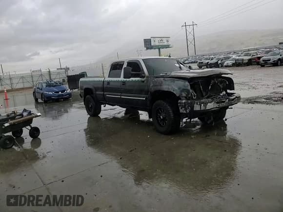 ✅ 2006 Chevrolet Silverado 2500HD LT3 • VIN: 1GCHK23D86F254469 • Лот: 70549495. Опубликован ранее на Copart с пробегом Не указан. Бесплатный доступ к архиву аукционных продаж из США и подробный отчёт об истории автомобиля на DreamBid. Изображение 12.