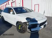 ✅ 2021 Porsche Cayenne E-Hybrid • VIN: WP1AE2AY2MDA24187 • Lot: 43689683. Wystawiony na IAAI z przebiegiem 33 883 mil. Bezpłatny archiwum sprzedaży aukcyjnych z USA i szczegółowy raport historii pojazdu na DreamBid. Zdjęcie 1.