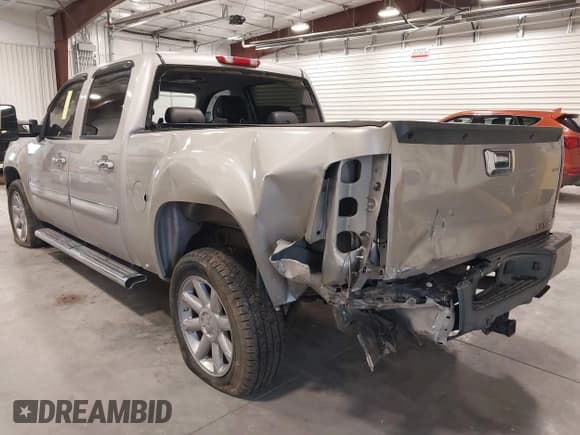 ✅ 2008 GMC Sierra Denali • VIN: 2GTEK638X81215048 • Lot: 39023239. Listed on IAAI with 171,896 mi. Free auction sales archive from the USA and detailed vehicle history report at DreamBid. Image 3.