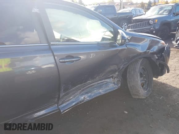 ✅ 2018 Toyota RAV4 LE • VIN: JTMBFREV8JJ729942 • Lot: 43557394. Listed on IAAI with 108,053 mi. Free auction sales archive from the USA and detailed vehicle history report at DreamBid. Image 6.