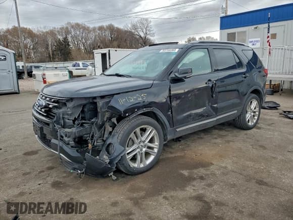 ✅ 2017 Ford Explorer XLT • VIN: 1FM5K8D83HGB51010 • Lot: 93756365. Wystawiony na Copart z przebiegiem 97 248 mil. Bezpłatny archiwum sprzedaży aukcyjnych z USA i szczegółowy raport historii pojazdu na DreamBid. Zdjęcie 1.