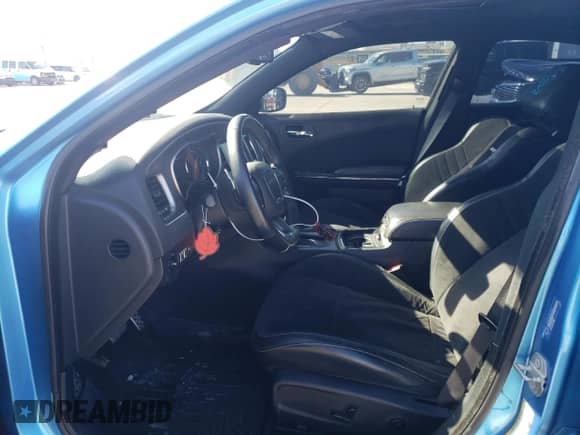 2015 Dodge Charger SRT Hellcat z VIN 2C3CDXL98FH836328, wystawiony jako Copart lot #50473255 z przebiegiem 38 821 mil mil oraz Czysty tytuł • Clean title. Historia ofert i sprzedaży dostępna na DreamBid. Obrazek 7.