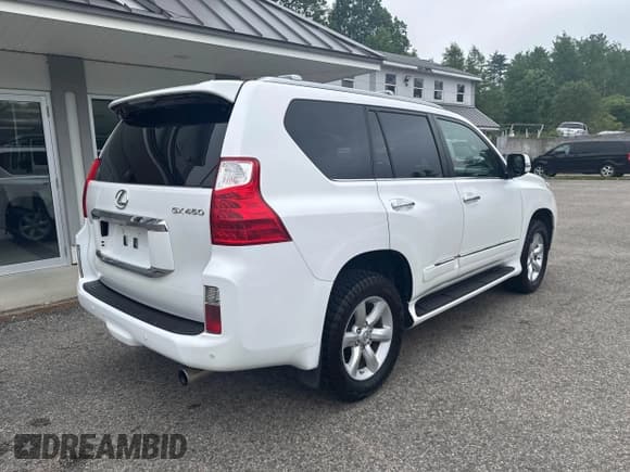✅ 2013 Lexus GX 460 • VIN: JTJBM7FX8D5063265 • Lot: 42473764. Wystawiony na IAAI z przebiegiem 194 599 mil. Bezpłatny archiwum sprzedaży aukcyjnych z USA i szczegółowy raport historii pojazdu na DreamBid. Zdjęcie 4.