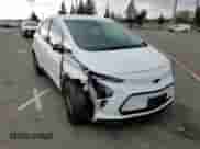 2022 Chevrolet Bolt EV 2LT z VIN 1G1FX6S06N4103261, wystawiony jako Copart lot #81227723 z przebiegiem 42 572 mil mil oraz . Historia ofert i sprzedaży dostępna na DreamBid. Obrazek 12.