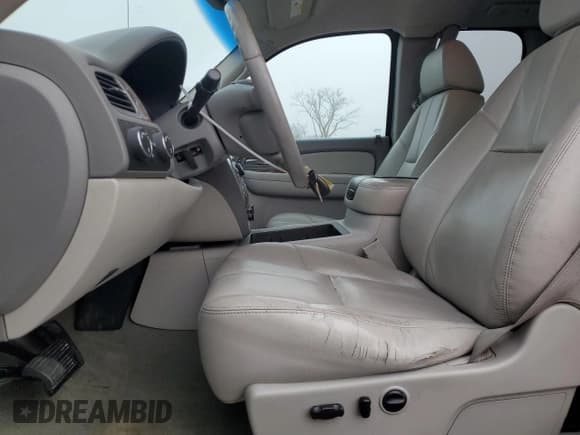 ✅ 2009 Chevrolet Silverado 1500 • VIN: 2GCEK390291109209 • Lot: 85750784. Wystawiony na Copart z przebiegiem 182 343 mil. Bezpłatny archiwum sprzedaży aukcyjnych z USA i szczegółowy raport historii pojazdu na DreamBid. Zdjęcie 7.