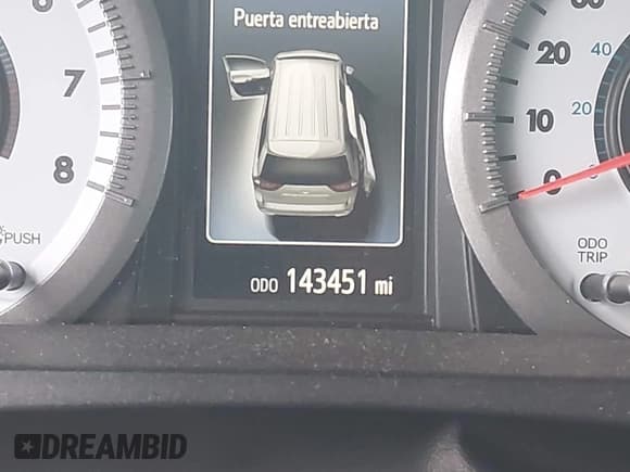 ✅ 2017 Toyota Sienna SE • VIN: 5TDXZ3DC5HS780533 • Lot: 43437418. Wystawiony na IAAI z przebiegiem 143 451 mil. Bezpłatny archiwum sprzedaży aukcyjnych z USA i szczegółowy raport historii pojazdu na DreamBid. Zdjęcie 16.