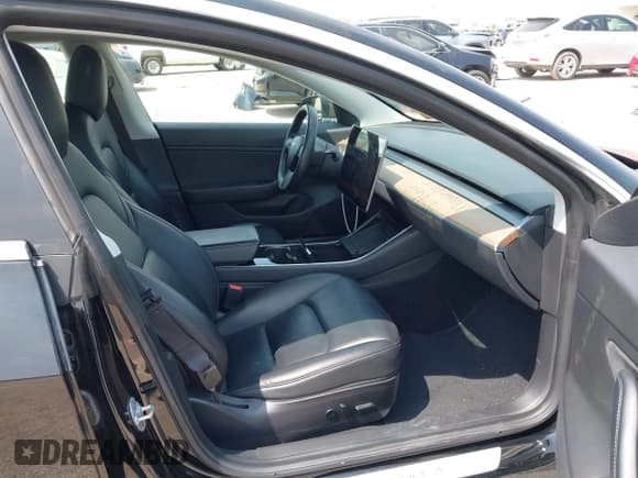 ✅ 2018 Tesla Model 3 Long Range Battery • VIN: 5YJ3E1EB0JF183904 • Лот: 43152281. Опубликован ранее на IAAI с пробегом 81 108 миль. Бесплатный доступ к архиву аукционных продаж из США и подробный отчёт об истории автомобиля на DreamBid. Изображение 3.