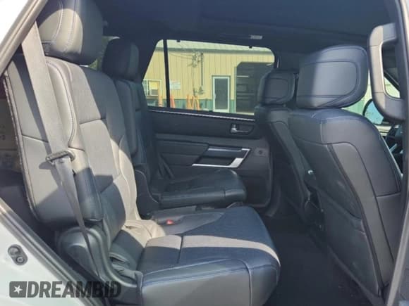 ✅ 2024 Toyota Sequoia Platinum • VIN: 7SVAAABA1RX042426 • Lot: 84625595. Wystawiony na Copart z przebiegiem 20 594 mil. Bezpłatny archiwum sprzedaży aukcyjnych z USA i szczegółowy raport historii pojazdu na DreamBid. Zdjęcie 10.