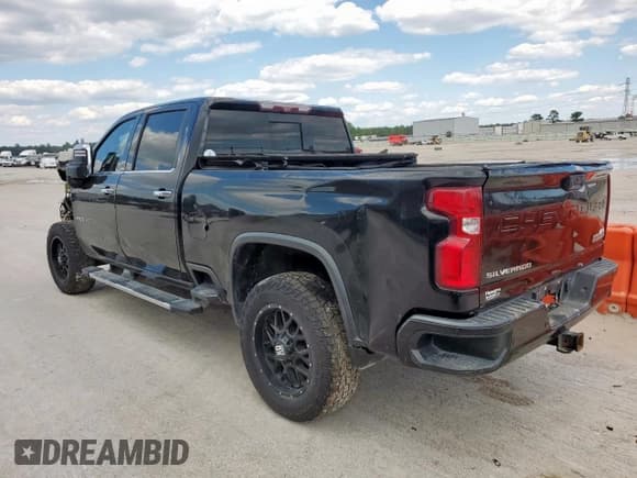 ✅ 2020 Chevrolet Silverado 2500HD High Country • VIN: 1GC4YREY3LF103878 • Лот: 81100165. Опубликован ранее на Copart с пробегом 378 595 миль. Бесплатный доступ к архиву аукционных продаж из США и подробный отчёт об истории автомобиля на DreamBid. Изображение 2.