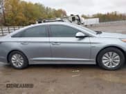 ✅ 2017 Hyundai Sonata SE • VIN: KMHE24L14HA047948 • Lot: 43586527. Listed on IAAI with 92,757 mi. Free auction sales archive from the USA and detailed vehicle history report at DreamBid. Image 13.