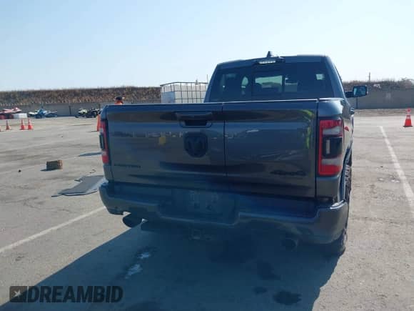 2021 Ram 1500 Limited z VIN 1C6SRFPT2MN830643, wystawiony jako IAAI lot #42416364 z przebiegiem 53 548 mil mil oraz . Historia ofert i sprzedaży dostępna na DreamBid. Obrazek 16.