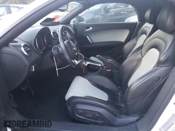 ✅ 2014 Audi TTS 2.0T • VIN: TRUS1AFK9E1005905 • Лот: 76631054. Опубликован ранее на Copart с пробегом Не указан. Бесплатный доступ к архиву аукционных продаж из США и подробный отчёт об истории автомобиля на DreamBid. Изображение 7.