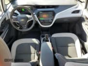 ✅ 2017 Chevrolet Bolt EV LT • VIN: 1G1FW6S07H4174945 • Lot: 53530515. Wystawiony na Copart z przebiegiem 145 880 mil. Bezpłatny archiwum sprzedaży aukcyjnych z USA i szczegółowy raport historii pojazdu na DreamBid. Zdjęcie 8.