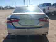 2022 Toyota Camry SE z VIN 4T1G11AK5NU018670, wystawiony jako IAAI lot #43344974 z przebiegiem 122 219 mil mil oraz . Historia ofert i sprzedaży dostępna na DreamBid. Obrazek 17.