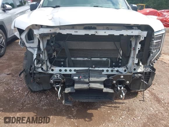 ✅ 2022 GMC Sierra 1500 • VIN: 3GTUUGET6NG585901 • Lot: 42601844. Wystawiony na IAAI z przebiegiem 57 633 mil. Bezpłatny archiwum sprzedaży aukcyjnych z USA i szczegółowy raport historii pojazdu na DreamBid. Zdjęcie 6.