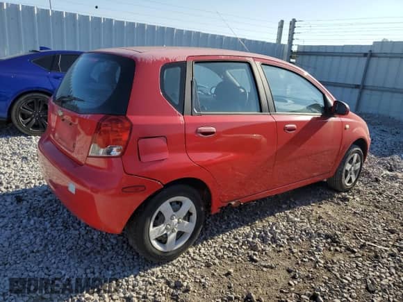 2005 Chevrolet Aveo LS z VIN KL1TD62695B388435, wystawiony jako Copart lot #67541114 z przebiegiem 95 156 mil mil oraz Czysty tytuł • Clean title. Historia ofert i sprzedaży dostępna na DreamBid. Obrazek 3.