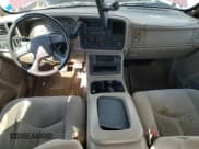 ✅ 2003 Chevrolet Silverado 1500 • VIN: 2GCEC19V831255361 • Лот: 79536154. Опубликован ранее на Copart с пробегом 168 446 миль. Бесплатный доступ к архиву аукционных продаж из США и подробный отчёт об истории автомобиля на DreamBid. Изображение 8.