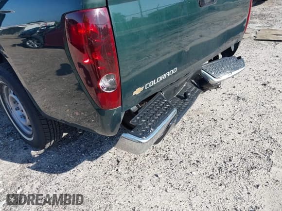 ✅ 2004 Chevrolet Colorado Z85 • VIN: 1GCCS198148182787 • Lot: 42483702. Listed on IAAI with 104,715 mi. Free auction sales archive from the USA and detailed vehicle history report at DreamBid. Image 6.