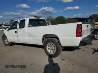 ✅ 2005 Chevrolet Silverado 1500 • VIN: 1GCEC19T45E323283 • Lot: 72714604. Wystawiony na Copart z przebiegiem 178 411 mil mil. Skorzystaj z bezpłatnego archiwum sprzedaży aukcyjnych z USA i zobacz szczegółowy raport historii pojazdu na DreamBid. Zdjęcie 2.