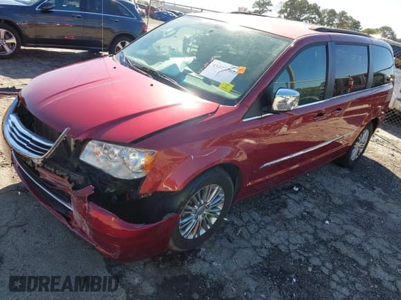 ✅ 2015 Chrysler Town & Country Touring L • VIN: 2C4RC1CG2FR514394 • Lot: 43473762. Listed on IAAI with 55,762 mi. Free auction sales archive from the USA and detailed vehicle history report at DreamBid. Image 2.