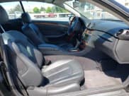 ✅ 2005 Mercedes-Benz CLK 500 • VIN: WDBTK75G05T044607 • Lot: 42511275. Wystawiony na IAAI z przebiegiem 124 675 mil. Bezpłatny archiwum sprzedaży aukcyjnych z USA i szczegółowy raport historii pojazdu na DreamBid. Zdjęcie 5.