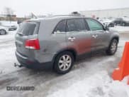 ✅ 2013 Kia Sorento LX • VIN: 5XYKTDA26DG336047 • Lot: 43902515. Listed on IAAI with 152,671 mi. Free auction sales archive from the USA and detailed vehicle history report at DreamBid. Image 4.