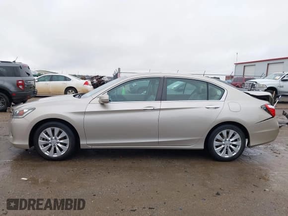 ✅ 2015 Honda Accord EX-L • VIN: 1HGCR2F84FA254262 • Lot: 43767732. Listed on IAAI with 130,119 mi. Free auction sales archive from the USA and detailed vehicle history report at DreamBid. Image 14.